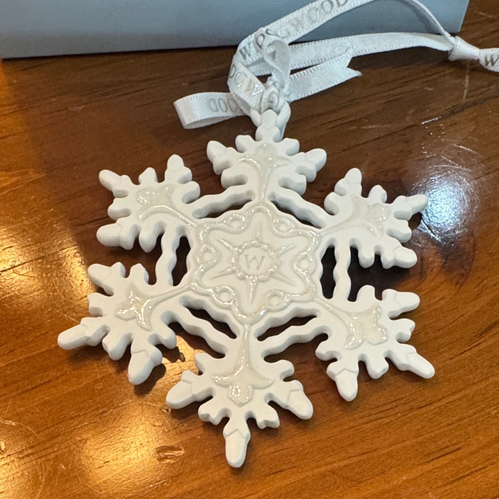 Wedgwood Cream Snowflake Ornament - Picture 5 of 5